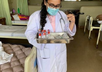 බසයක් තුළ හදිසි අනතුරකට ලක් වූ ගැබිණි මවත් කුස තුළ දරුවාත් බේරාගත් වෛද්‍ය සිසුවියගේ අත්දැකීම