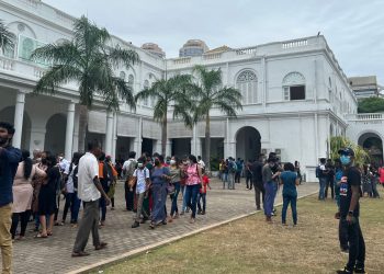 ජනපති මන්දිරයේ විදුලි ස්ත්‍රික්කය සොරා ගත් පුද්ගලයාට වෙච්ච දේ..