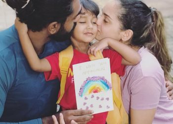 අකිල වැඩියෙන්ම සතුටු වුණු උපන්දින තෑග්ග