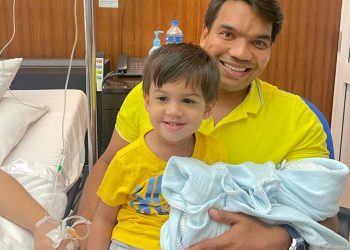 වෙඩිමේ විදුලි බිල නොගෙවූ බව කියන නාමල් රාජපක්ෂ දෙවන වරටත් පිය පදවියට