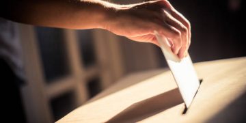 ඡන්ද ගණන් කිරීම ඇරඹෙයි